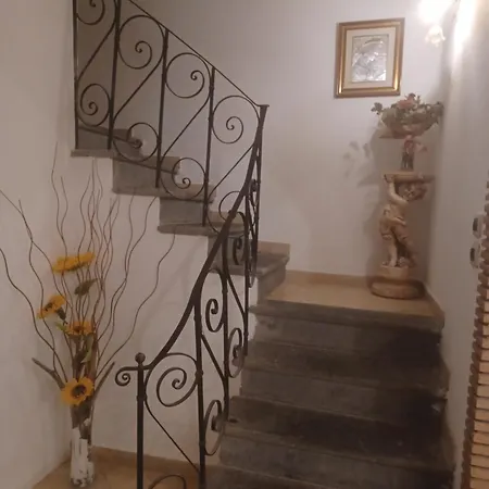 La Favola A Rovescio Camaiore